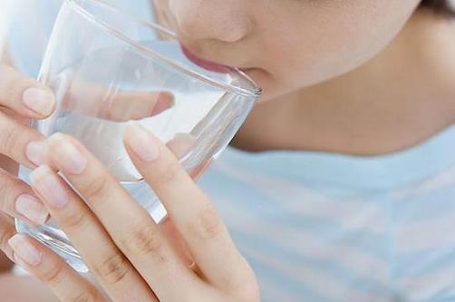 糖尿病可以多喝水嗎？糖尿病患者能多喝水嗎