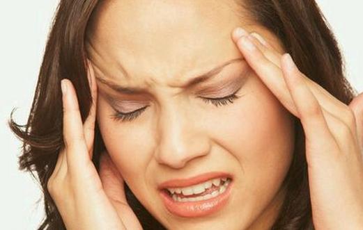 女性偏頭痛的原因及治療方法
