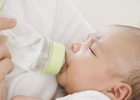 寶寶喝什麼水好？寶寶多喝水好嗎
