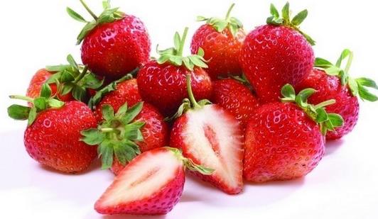 醒腦去火吃草莓 健康每一天