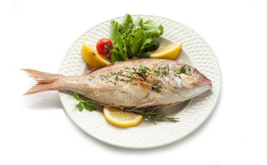 吃魚的禁忌：吃鯽魚忌與鹹菜同食