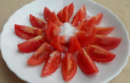 西紅柿拌白糖易致腹瀉 吃西紅柿的禁忌