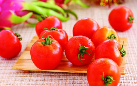 吃西紅柿有什麼好處？如何挑選西紅柿？
