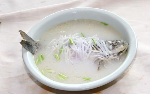 產後喝鯽魚湯最營養