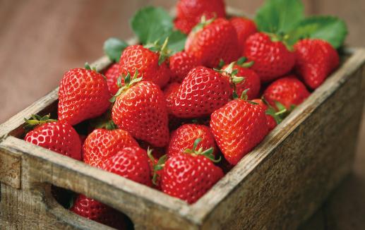 如何辨別過量激素的草莓？