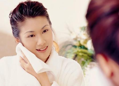 徹底卸妝也容易長色斑嗎？5大不為人知的美白誤區