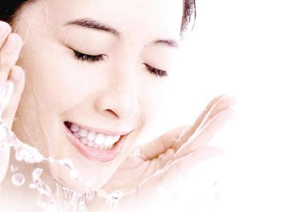 干性皮膚怎麼保養？干性皮膚用什麼護膚品保濕補水