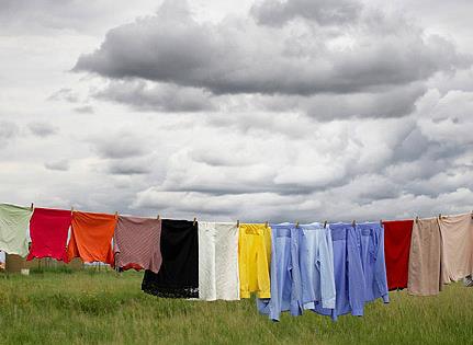 陰天、下雨天晾衣服幹得快的生活妙招